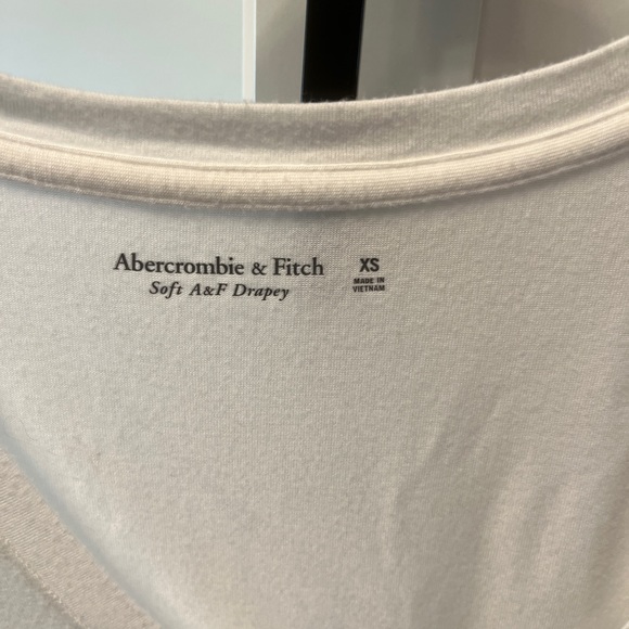 ABERCROMBIE Basic White Tee - Picture 2 of 2